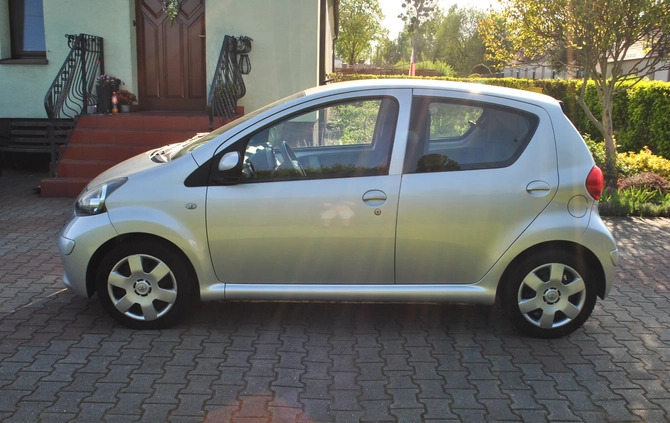 Toyota Aygo cena 11999 przebieg: 170000, rok produkcji 2007 z Barwice małe 781